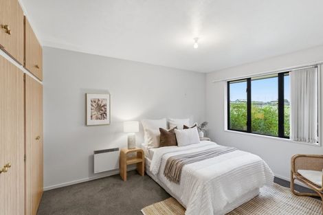 Photo of property in 12 Hatfield Place, Avonhead, Christchurch, 8042