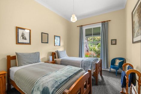 Photo of property in 5849 Christchurch Akaroa Road, Duvauchelle, Akaroa, 7582