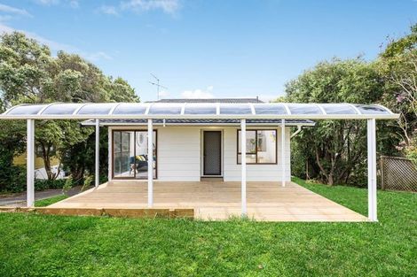 Photo of property in 1/13 Hollyhock Place, Browns Bay, Auckland, 0630