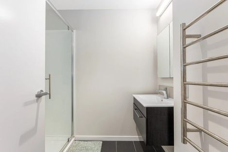 Photo of property in 2/6 Oswald Crescent, Paparangi, Wellington, 6037