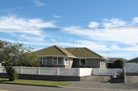 Photo of property in 33 Woodbury Street, Avonhead, Christchurch, 8042
