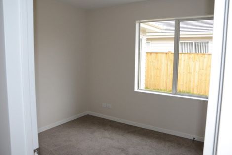 Photo of property in 13 Hollowout Street, Takanini, 2112