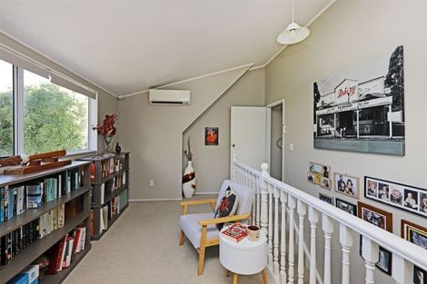 Photo of property in 2 Toop Street, Havelock North, 4130