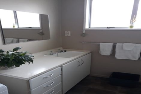 Photo of property in 66b Molyneux Avenue, Cromwell, 9310