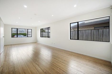 Photo of property in 20 Speyside Crescent, Flat Bush, Auckland, 2016