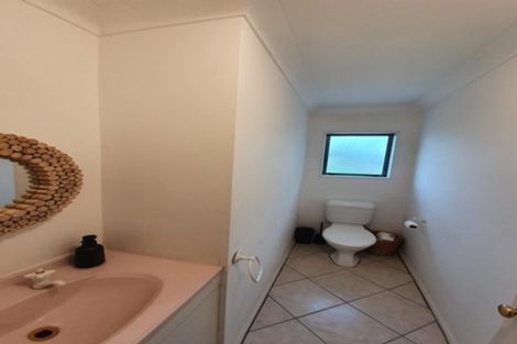 Photo of property in 15 Gellert Road, Karaka, Papakura, 2580