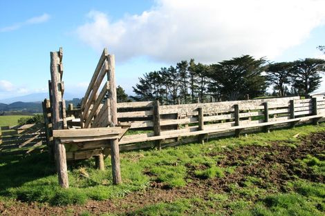 Photo of property in 888a Otaraoa Road, Tikorangi, Waitara, 4383