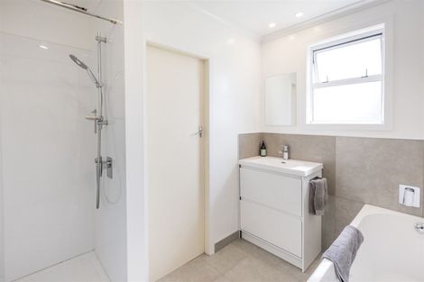 Photo of property in 4 Tingey Place, Awapuni, Palmerston North, 4412