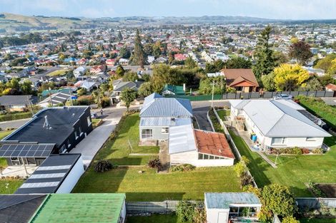 Photo of property in 9 Park Street, Gore, 9710