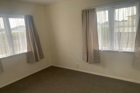 Photo of property in 68 Sutton Crescent, Papakura, 2110