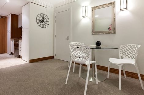 Photo of property in The Metropolis Apartments, 906/1 Courthouse Lane, Auckland Central, Auckland, 1010