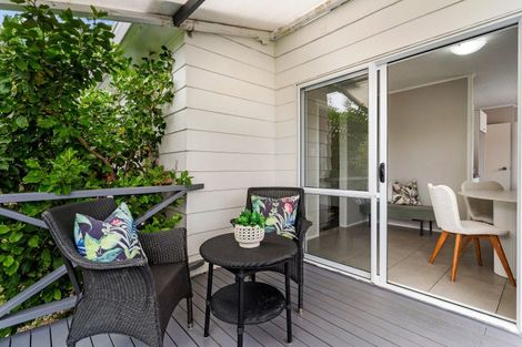 Photo of property in 1/54 De Quincey Terrace, Highland Park, Auckland, 2010