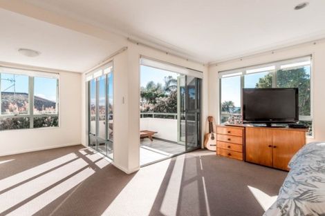 Photo of property in 19 Gilberd Place, Torbay, Auckland, 0630