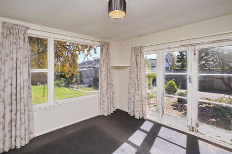 Photo of property in 71 Garreg Road, Bryndwr, Christchurch, 8052