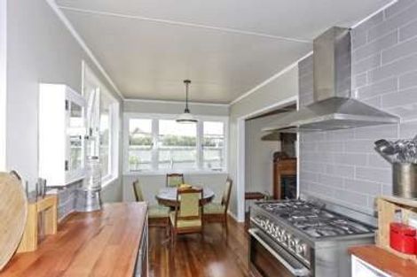 Photo of property in 10 Barrow Place, Te Puke, 3119