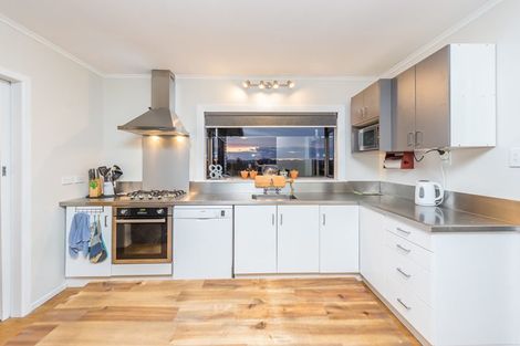 Photo of property in 67 Garfield Road, Helensville, 0800