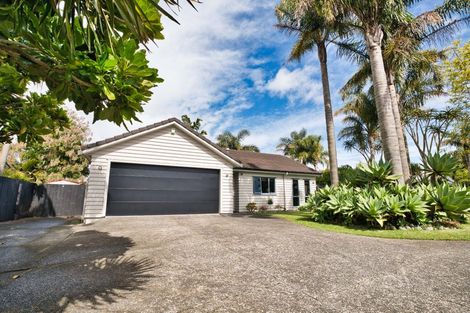 Photo of property in 76 Lothian Brae, Wattle Downs, Auckland, 2103