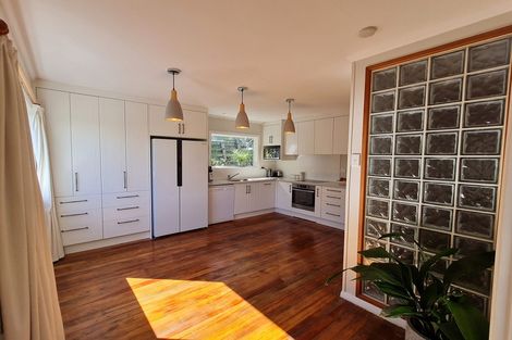 Photo of property in 56 Pokohiwi Road, Normandale, Lower Hutt, 5010