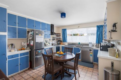 Photo of property in 52 Saint Johns Terrace, Tawa, Wellington, 5028