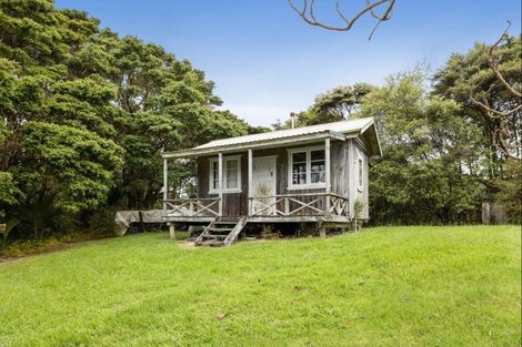Photo of property in 144 The Crescent, Langs Beach, Waipu, 0582