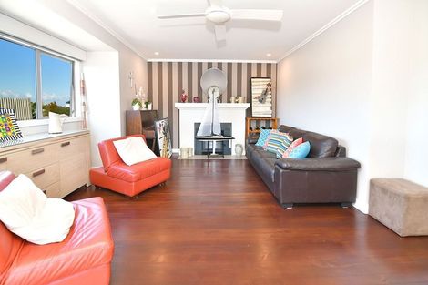 Photo of property in 6 Commodore Court, Gulf Harbour, Whangaparaoa, 0930