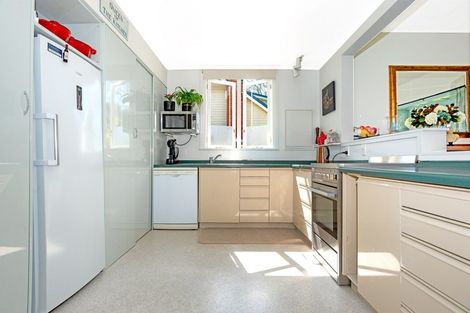 Photo of property in 60 Stout Street, Whataupoko, Gisborne, 4010