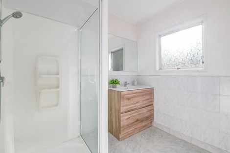 Photo of property in 12 Simon Ellice Drive, Bayview, Auckland, 0629