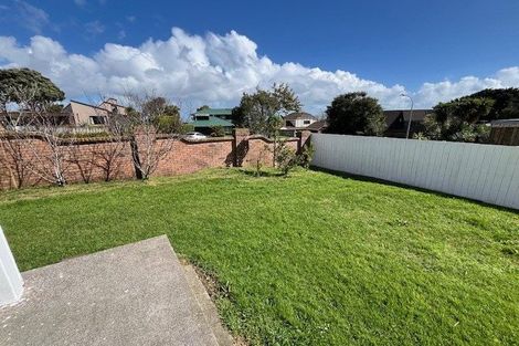 Photo of property in 24 Hurstbourn Priors, Goodwood Heights, Auckland, 2105