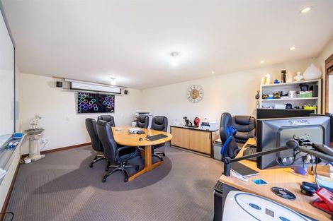 Photo of property in 62 Kiriwai Road, Paremata, Porirua, 5024