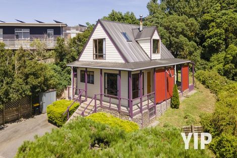 Photo of property in 9 Victory Crescent, Tawa, Wellington, 5028
