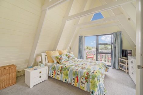 Photo of property in 55 Oyster Drive, Cooks Beach, Whitianga, 3591