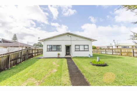 Photo of property in 22 West Coast Road, Glen Eden, Auckland, 0602