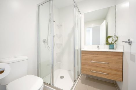 Photo of property in 22 Tokai Place, Glen Eden, 0602