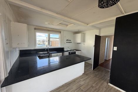 Photo of property in 16 Robertshawe Crescent, Dannevirke, 4930