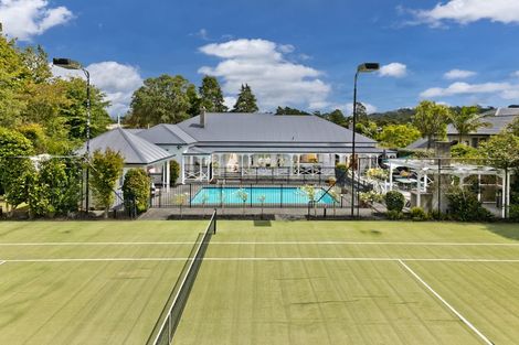 Photo of property in 9 Birchwood Grove, Greenhithe, Auckland, 0632