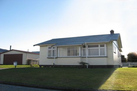 Photo of property in 15 Rolleston Street, Hokitika, 7810