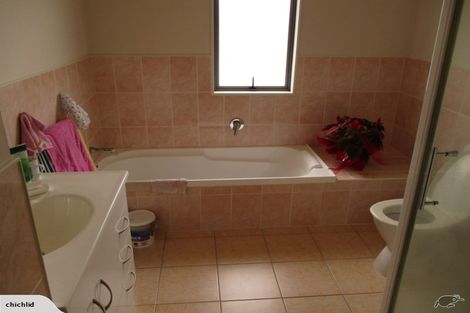 Photo of property in 11/3 Hulme Place, Henderson, Auckland, 0612