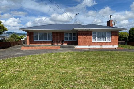 Photo of property in 102 Bartholomew Road, Levin, 5510
