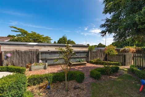 Photo of property in 6 Tracy Place, Redwood, Christchurch, 8051