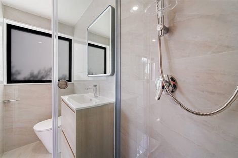 Photo of property in 16 Jade Avenue, Pakuranga Heights, Auckland, 2010