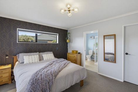 Photo of property in 20 Gandalf Crescent, Paraparaumu, 5032