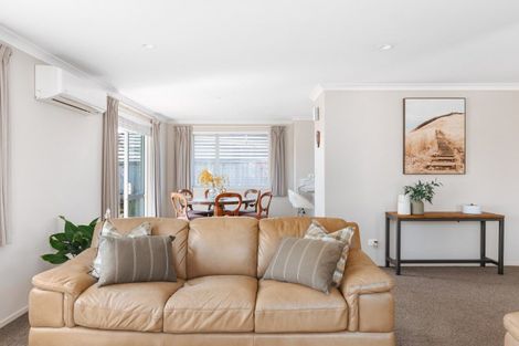 Photo of property in 12 Fairfax Crescent, Pyes Pa, Tauranga, 3112