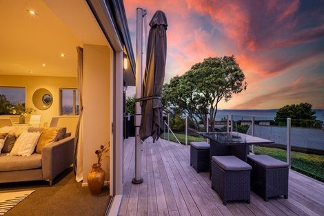 Photo of property in 2/91 Aberdeen Road, Castor Bay, Auckland, 0620