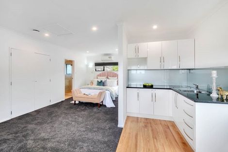 Photo of property in 12 San Casello Rise, Henderson, Auckland, 0612