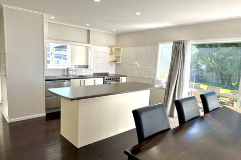 Photo of property in 4 Lyndon Place, Manurewa, Auckland, 2102
