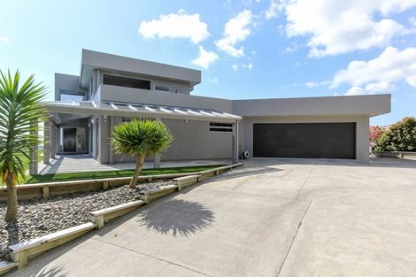 Photo of property in 33 Veale Road, Frankleigh Park, New Plymouth, 4371