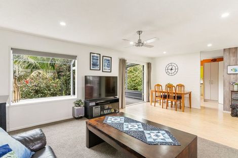 Photo of property in 54 Marendellas Drive, Bucklands Beach, Auckland, 2014