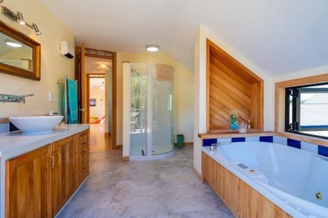 Photo of property in 625 Boat Harbour Road, Whenuakite, Whitianga, 3591