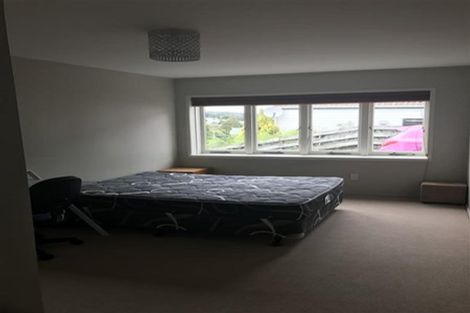 Photo of property in 6 Anchor Place, Beach Haven, Auckland, 0626