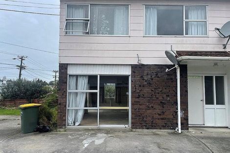 Photo of property in 1/55 Ellice Road, Totara Vale, Auckland, 0629